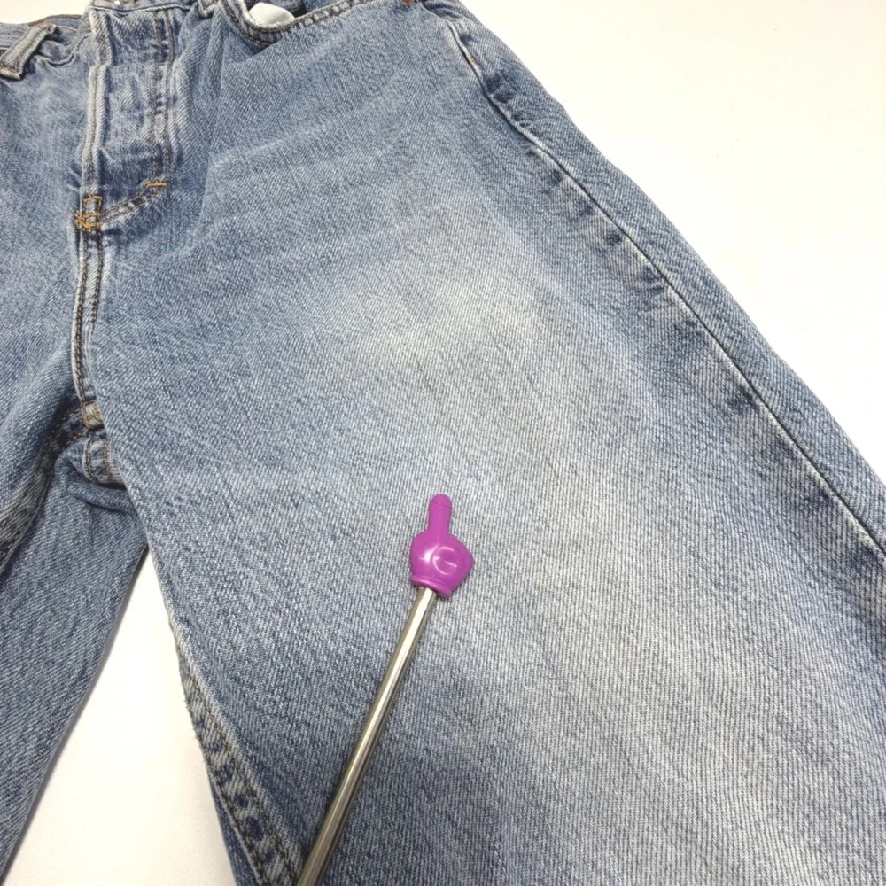 Topshop‎ Dad Jeans 26/30 Light Wash Ripped Knee Straight Leg - Picture 4 of 9